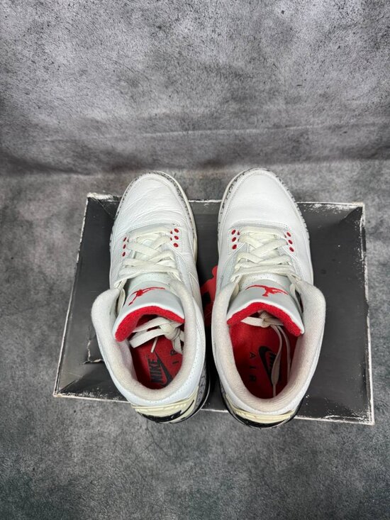 Size 8.5 | Jordan 3 White Cement With Box | Pre-Owned - Picture 5 of 9